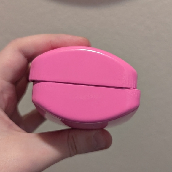 Betsey Johnson Hot Pink Glasses Case - Picture 4 of 6